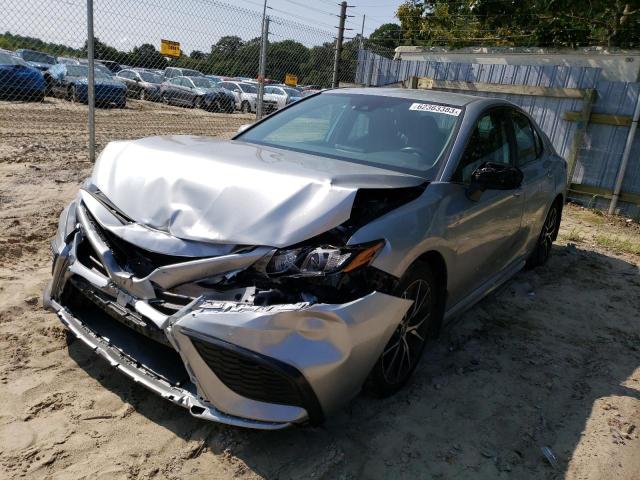 2021 Toyota Camry SE 2.5 FWD: пошкодження передньої частини